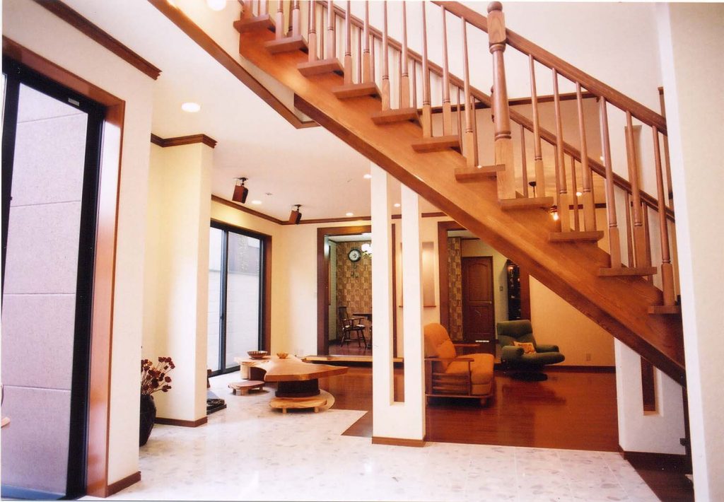 西洋アンティークの家-階段