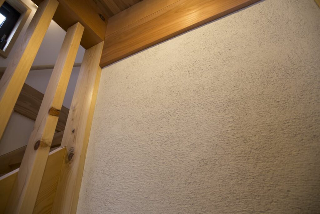 【湖南市】宮大工と建てる伝統工法の家-珪藻土壁