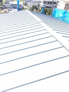 滋賀県栗東市で注文住宅,デザイン住宅の新築一戸建てならベストハウスネクスト｜ガルバリウム鋼板の屋根