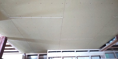 滋賀県栗東市で注文住宅,デザイン住宅の新築一戸建てならベストハウスネクスト｜石膏ボードが張られた天井