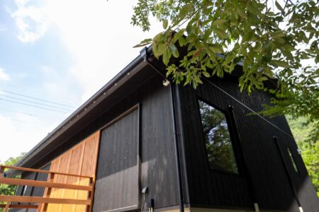 【大津市】本が大好きな森の中の平屋の家-外観