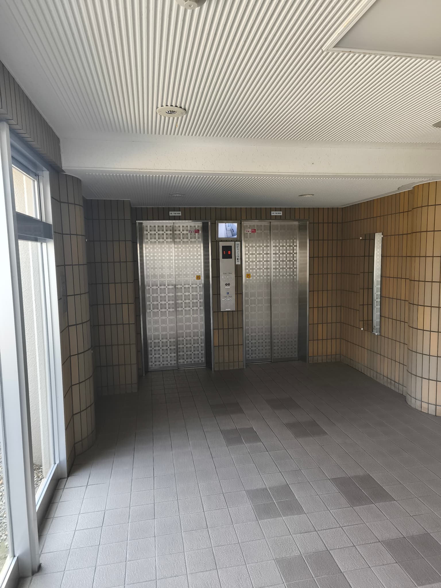 不動産情報　彦根市安清東町　Mプラザヒコネ駅前　エレベーターホール